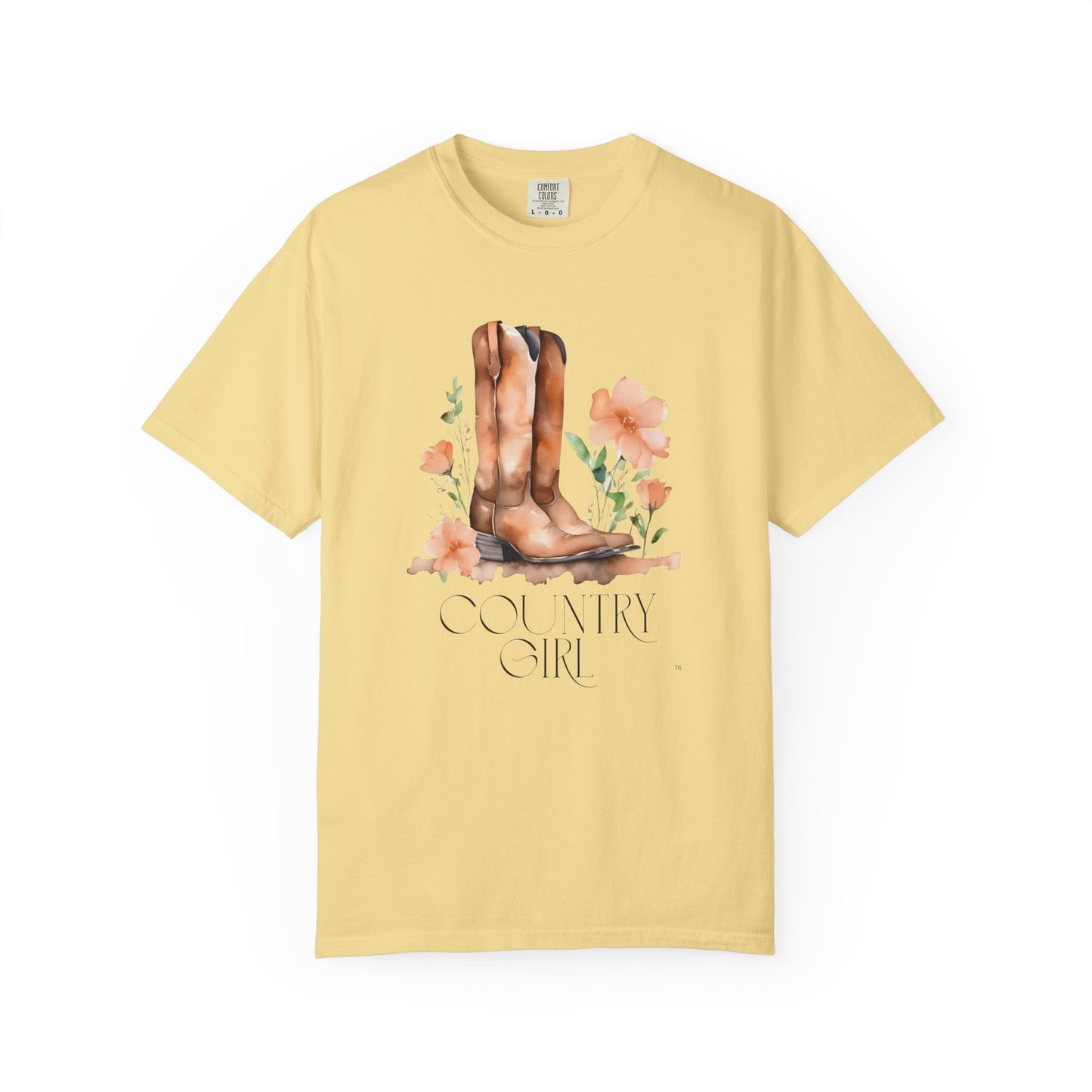 Country Girl Tee – Feminine Country Lover Shirt, Boots & Floral Graphic T-Shirt