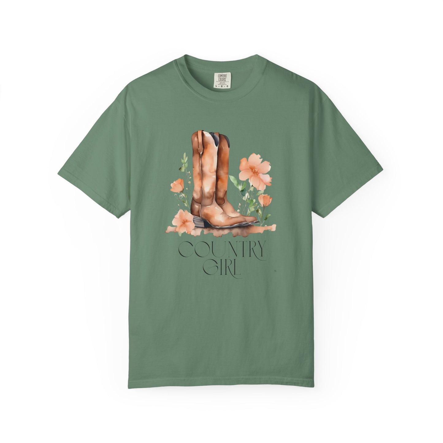 Country Girl Tee – Feminine Country Lover Shirt, Boots & Floral Graphic T-Shirt