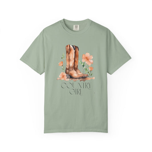 Country Girl Tee – Feminine Country Lover Shirt, Boots & Floral Graphic T-Shirt