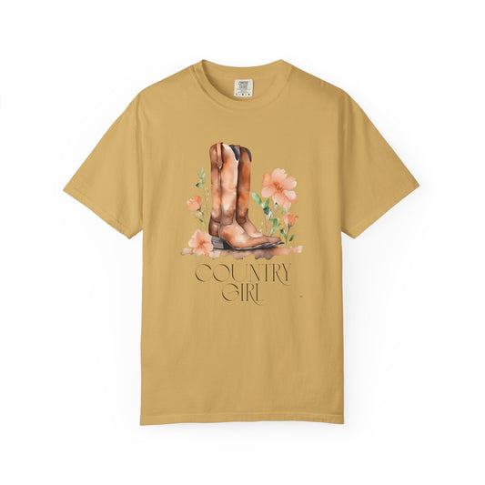 Country Girl Tee – Feminine Country Lover Shirt, Boots & Floral Graphic T-Shirt