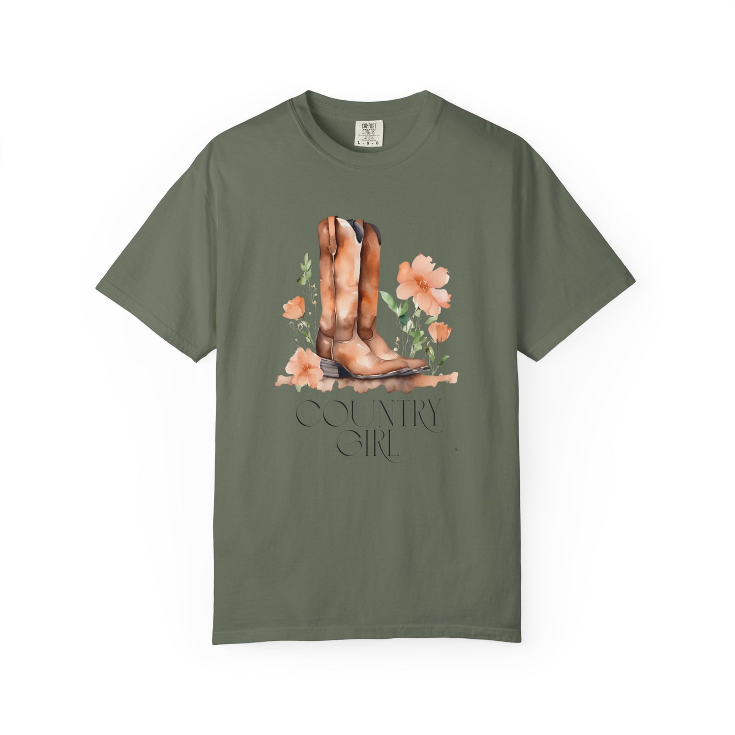 Country Girl Tee – Feminine Country Lover Shirt, Boots & Floral Graphic T-Shirt