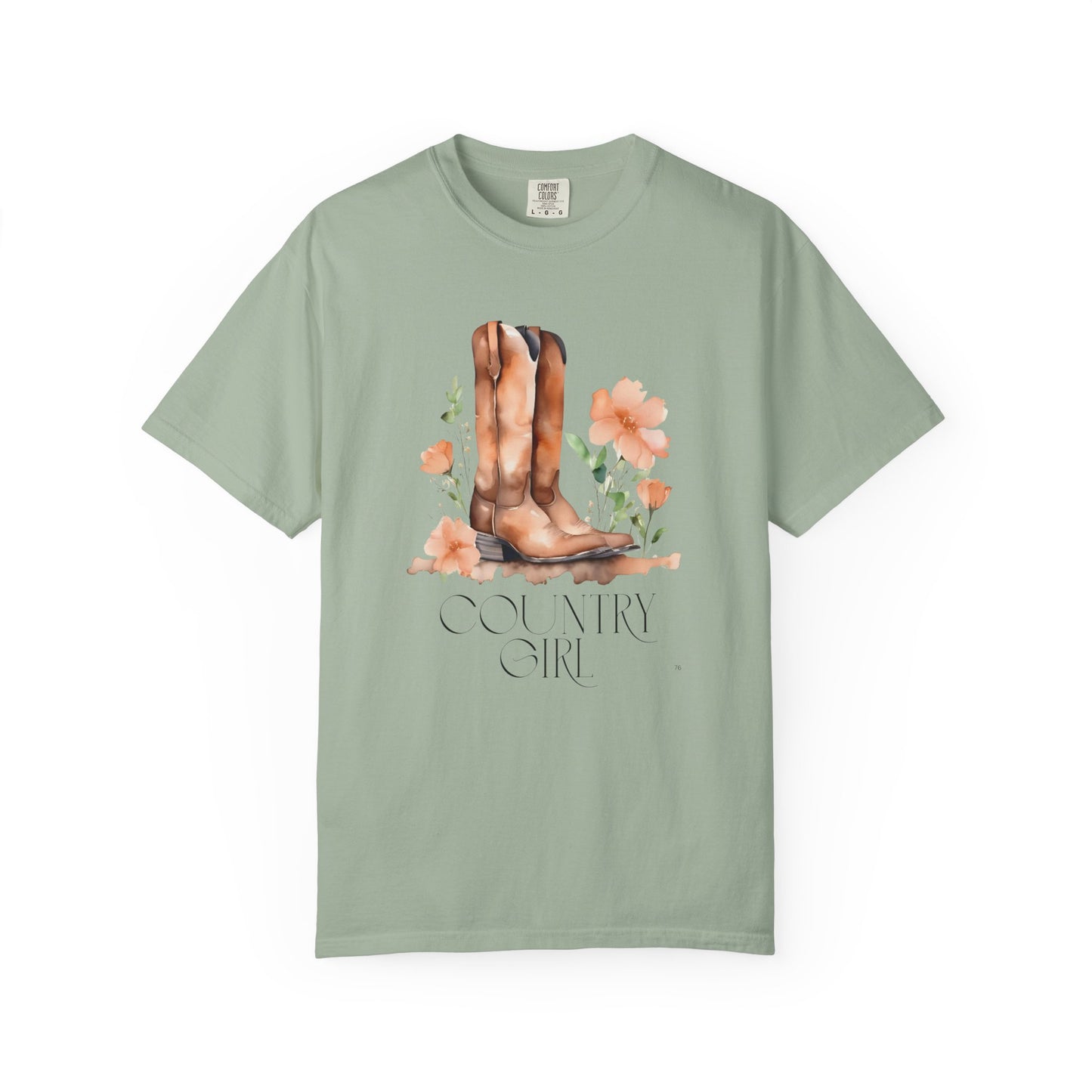 Country Girl Tee – Feminine Country Lover Shirt, Boots & Floral Graphic T-Shirt